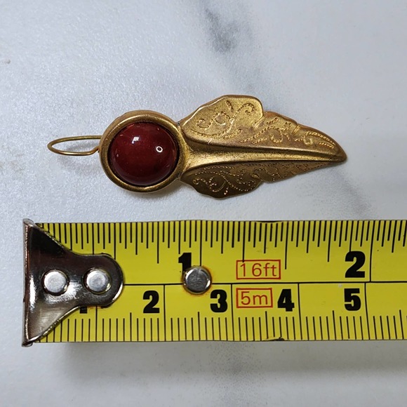 Vintage Art Deco Retro Pierced Earrings Gold tone with Dark Red Simulated Stone - Picture 3 of 4